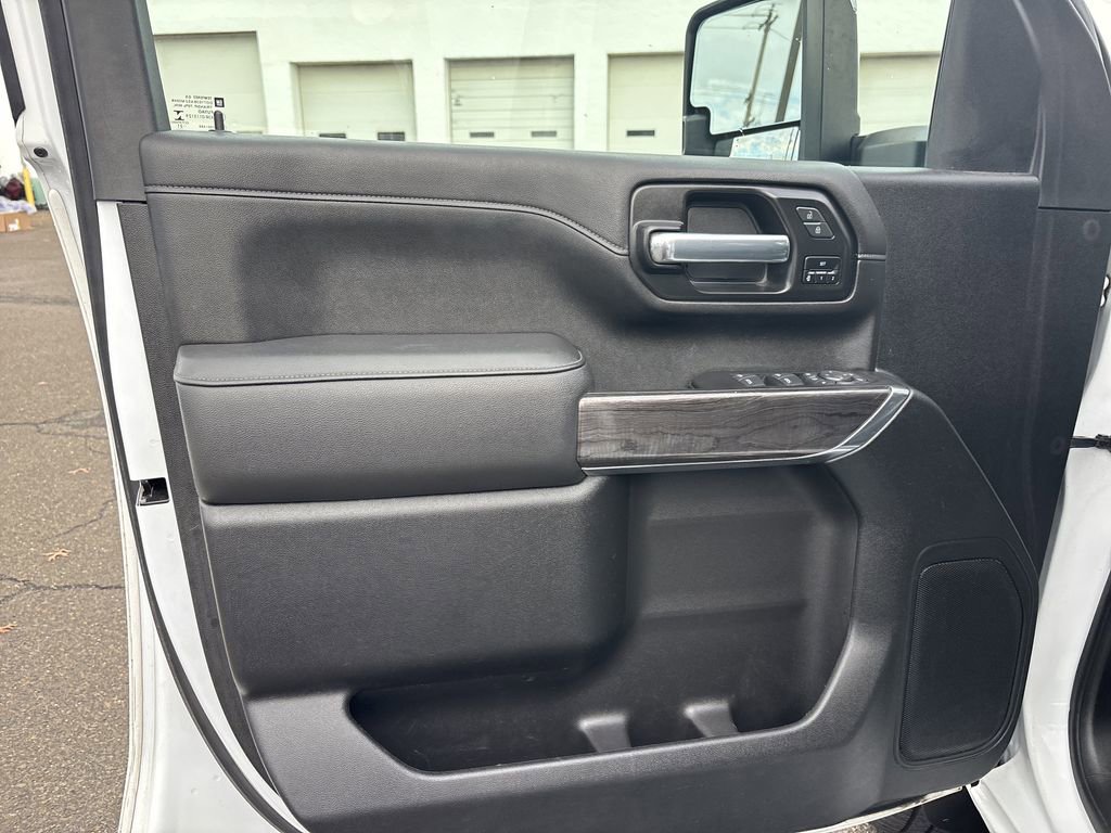 Used 2021 Chevrolet Silverado 3500 LTZ w/ LTZ Convenience Package image 10