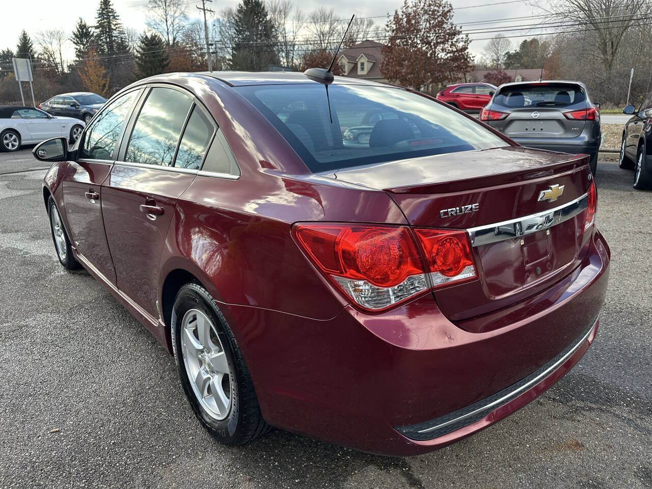 Used 2015 Chevrolet Cruze LT w/ Sun And Sound Package FWD image 4