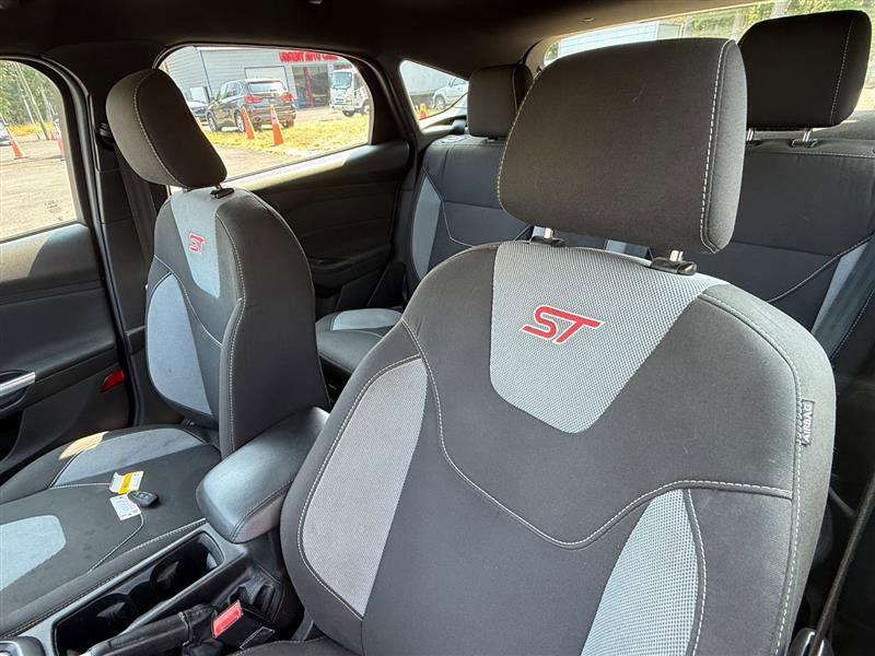 Used 2016 Ford Focus ST image 31