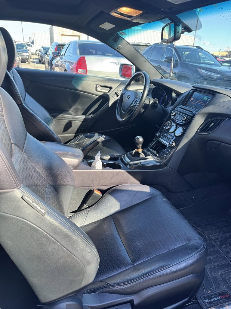 Used 2013 Hyundai Genesis 3.8 image 8