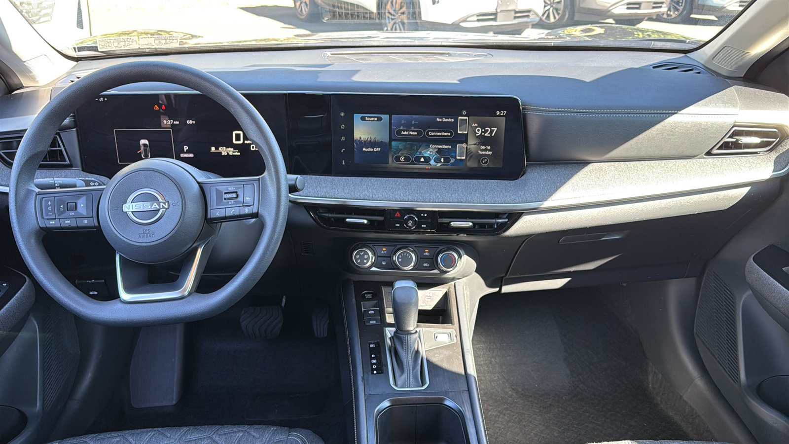 Certified 2025 Nissan Kicks SV AWD/4WD image 5