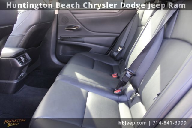 Used 2023 Lexus ES 350 w/ Premium Package image 37