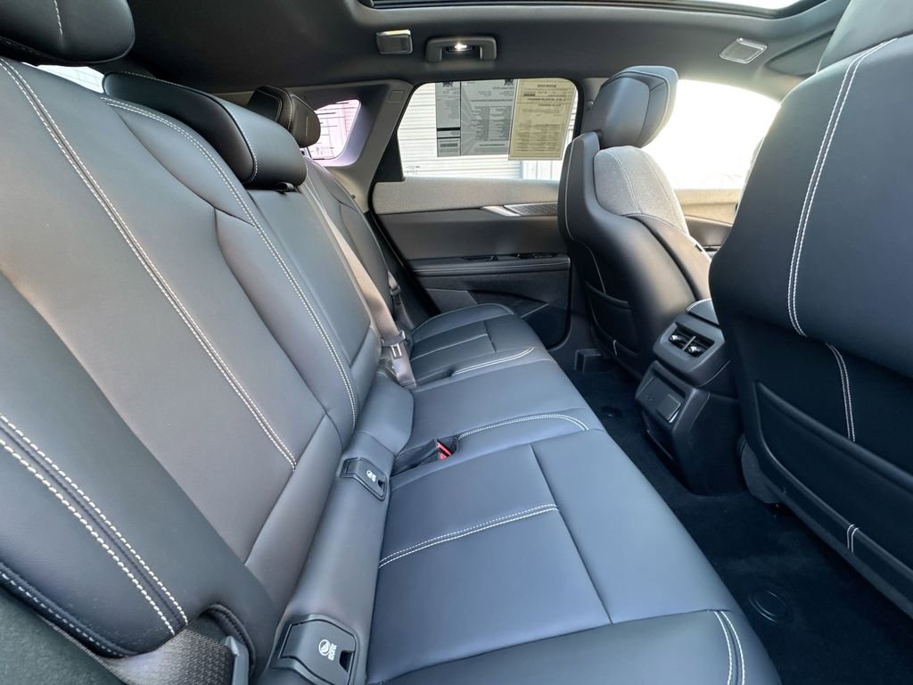 Used 2025 Cadillac Optiq Luxury 1 image 28