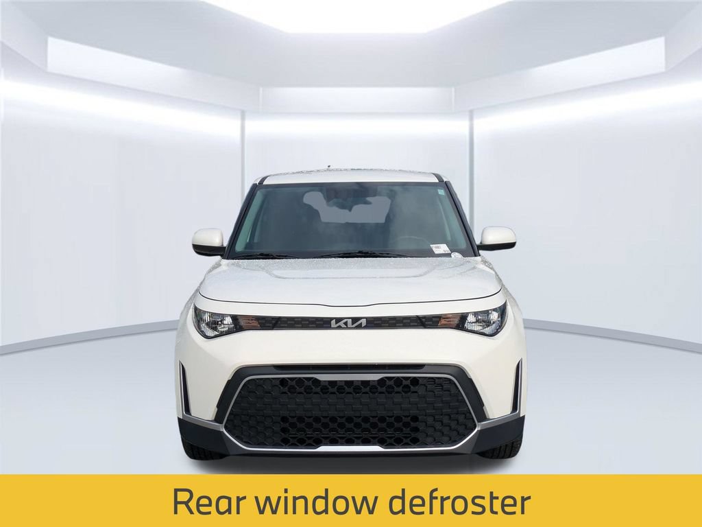 Used 2023 Kia Soul LX w/ Option Group 015 FWD image 11