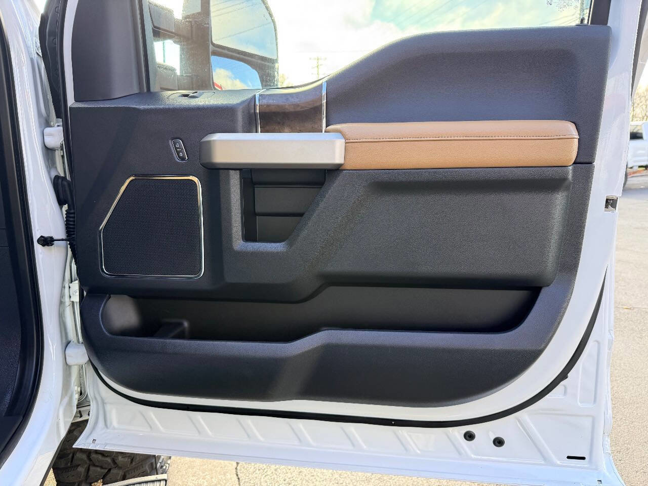 Used 2022 Ford F250 Lariat w/ Lariat Value Package image 36