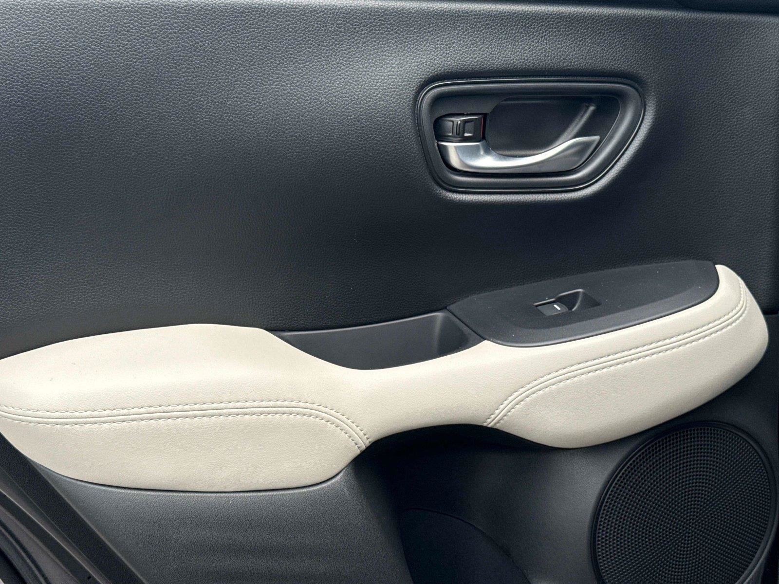 Certified 2026 Honda HR-V LX image 12