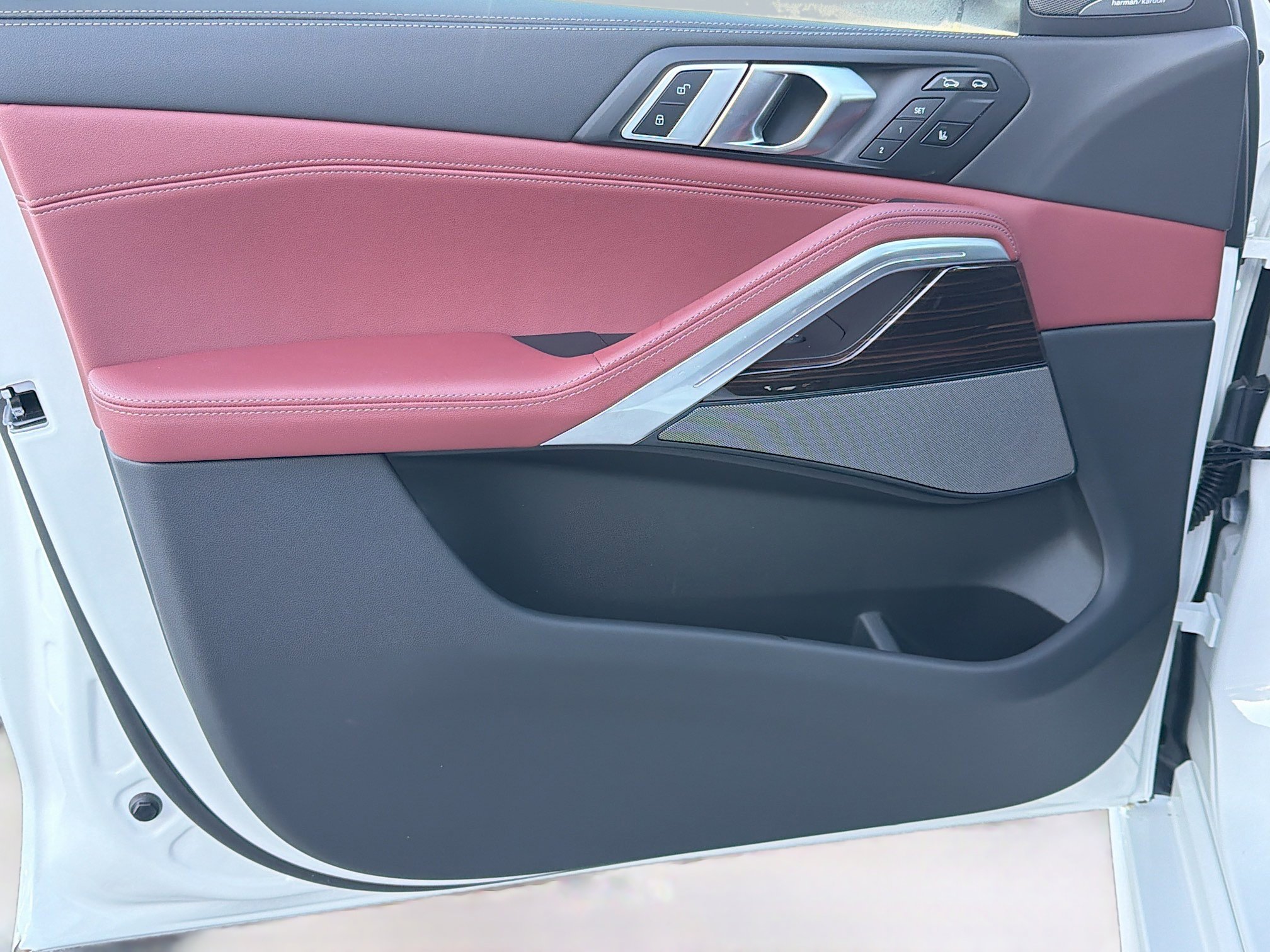 New 2026 BMW X6 xDrive40i w/ Executive Package image 21