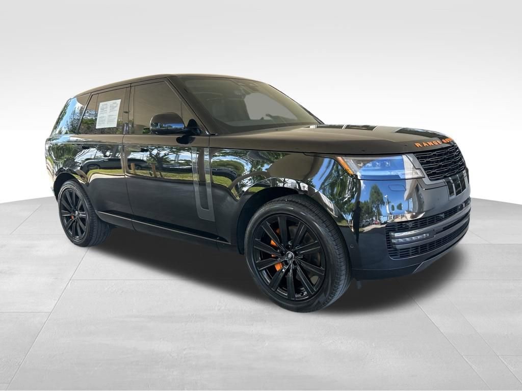 Used 2024 Land Rover Range Rover SE AWD/4WD image 2