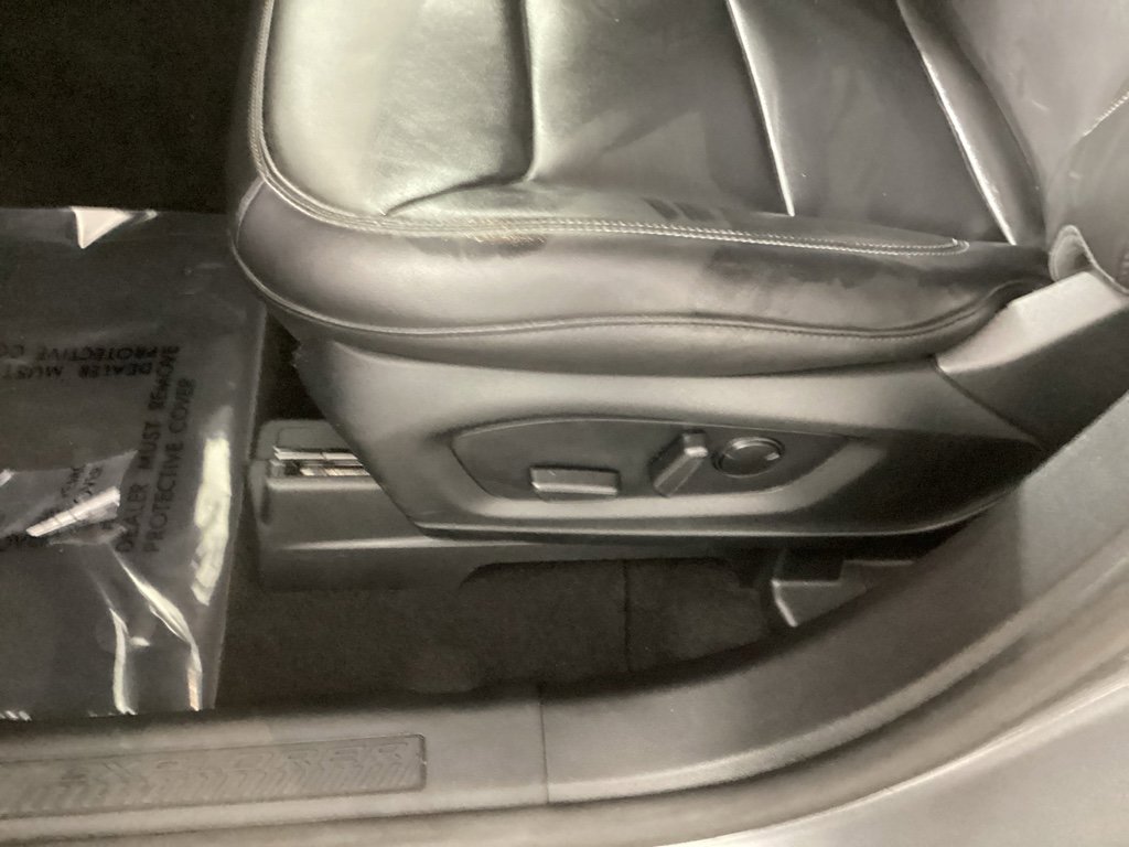 Used 2023 Ford Explorer XLT w/ Equipment Group 202A image 18