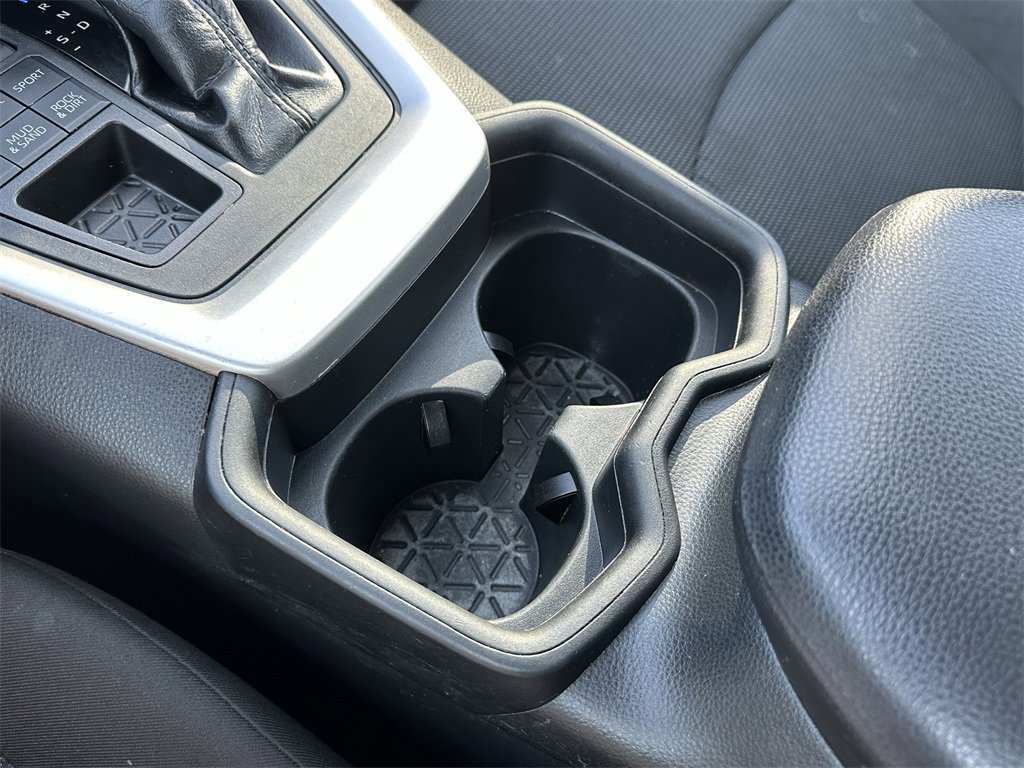 Used 2019 Toyota RAV4 LE image 24