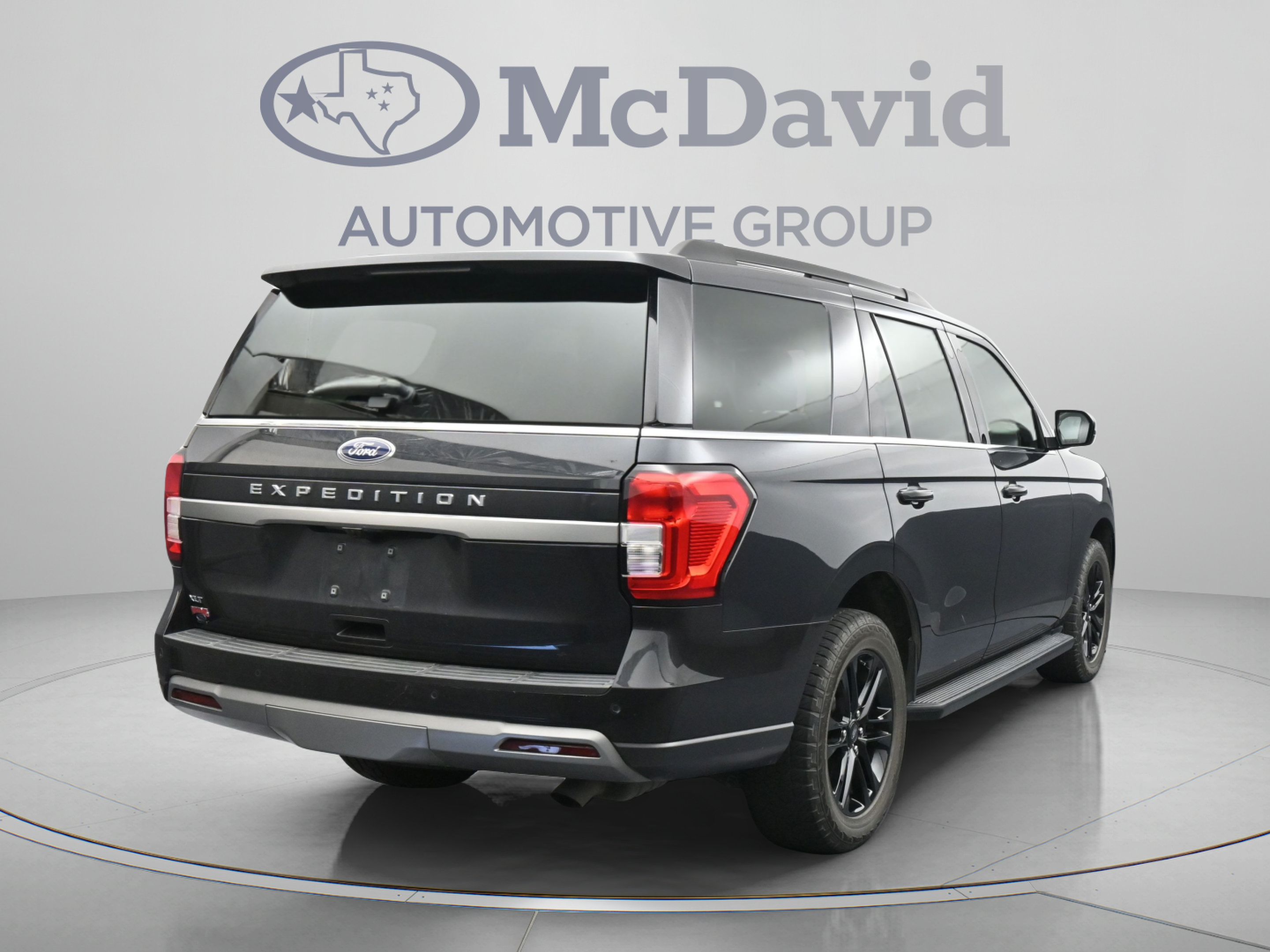 Used 2024 Ford Expedition XLT RWD image 8