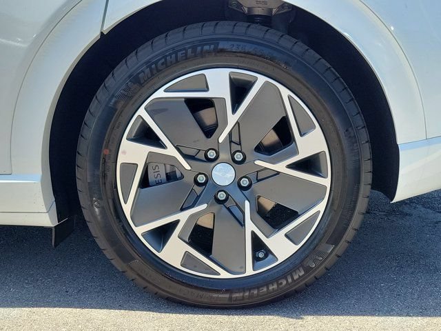 New 2026 Genesis GV60 RWD image 5