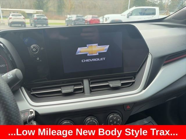 Used 2024 Chevrolet Trax RS w/ Driver Confidence Package image 12