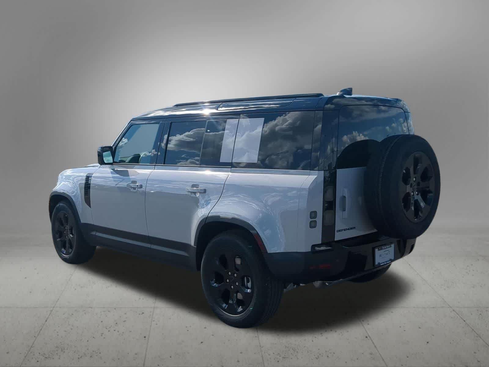 New 2026 Land Rover Defender 110 S AWD/4WD image 4
