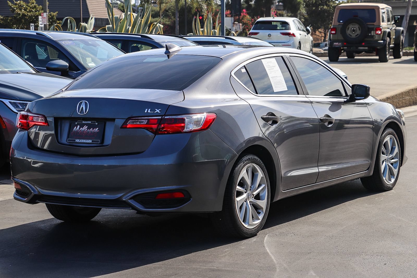 Used 2018 Acura ILX w/ AcuraWatch Plus Package FWD image 6