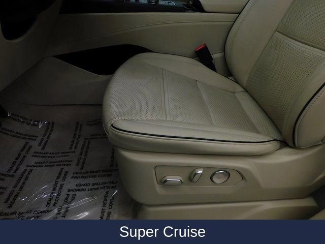 Used 2023 Cadillac Escalade Premium Luxury w/ Performance Package image 28