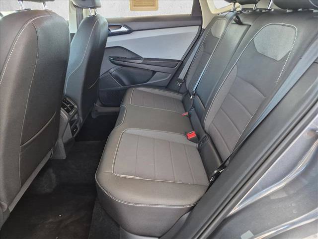 Used 2024 Volkswagen Taos SE AWD/4WD image 18