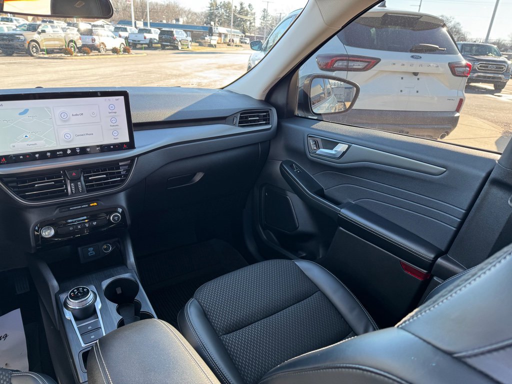 Used 2023 Ford Escape SE FWD image 22