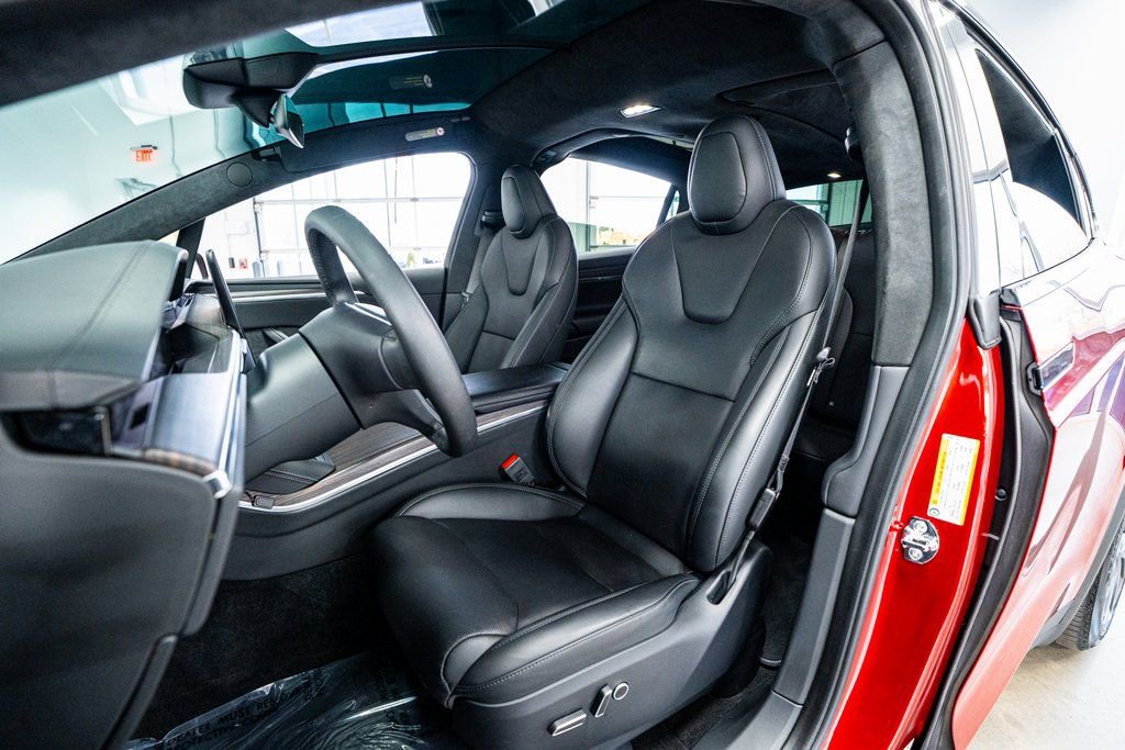 Used 2024 Tesla Model X image 38