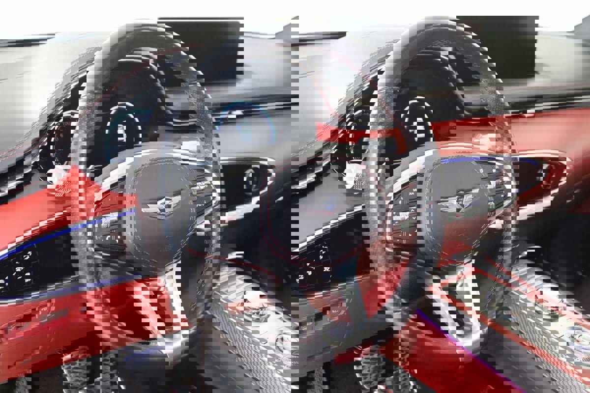 Used 2023 Genesis GV70 2.5T w/ Sport Prestige Package image 6