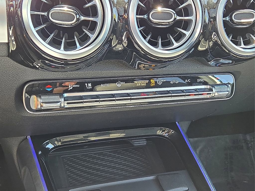 Used 2025 Mercedes-Benz GLB 250 4MATIC image 29