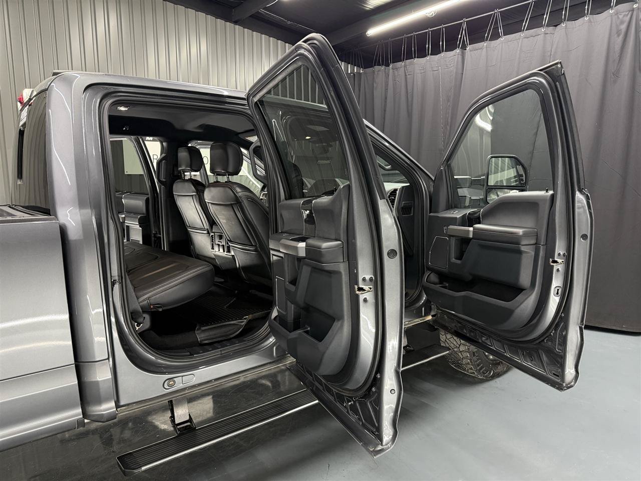 Used 2022 Ford F250 Platinum AWD/4WD image 25