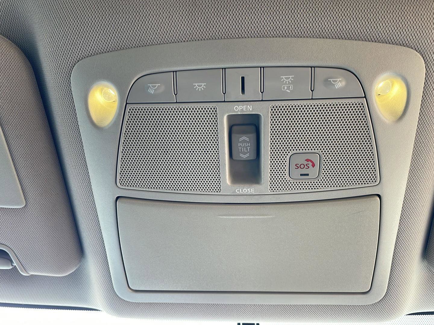 Used 2016 Nissan Rogue SL w/ SL Premium Package image 7