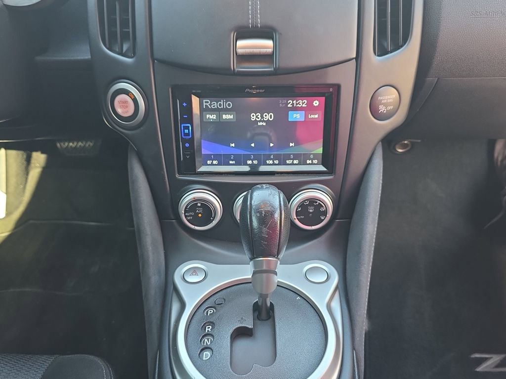 Used 2013 Nissan 370Z Roadster image 12