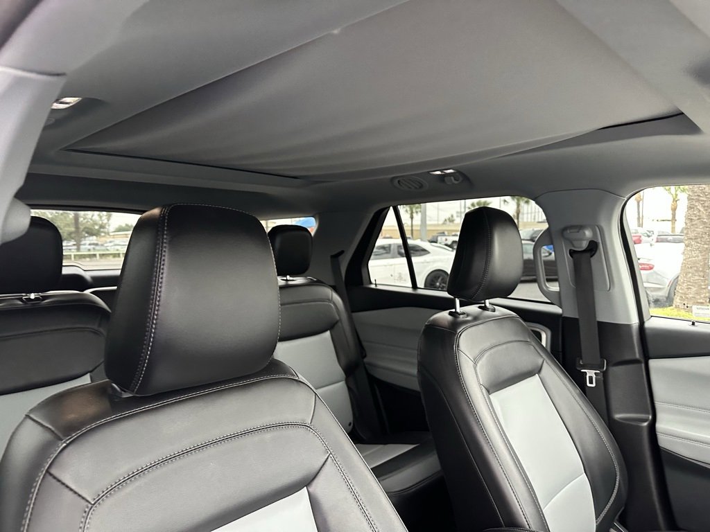 Used 2022 Ford Explorer XLT w/ Equipment Group 202A image 26