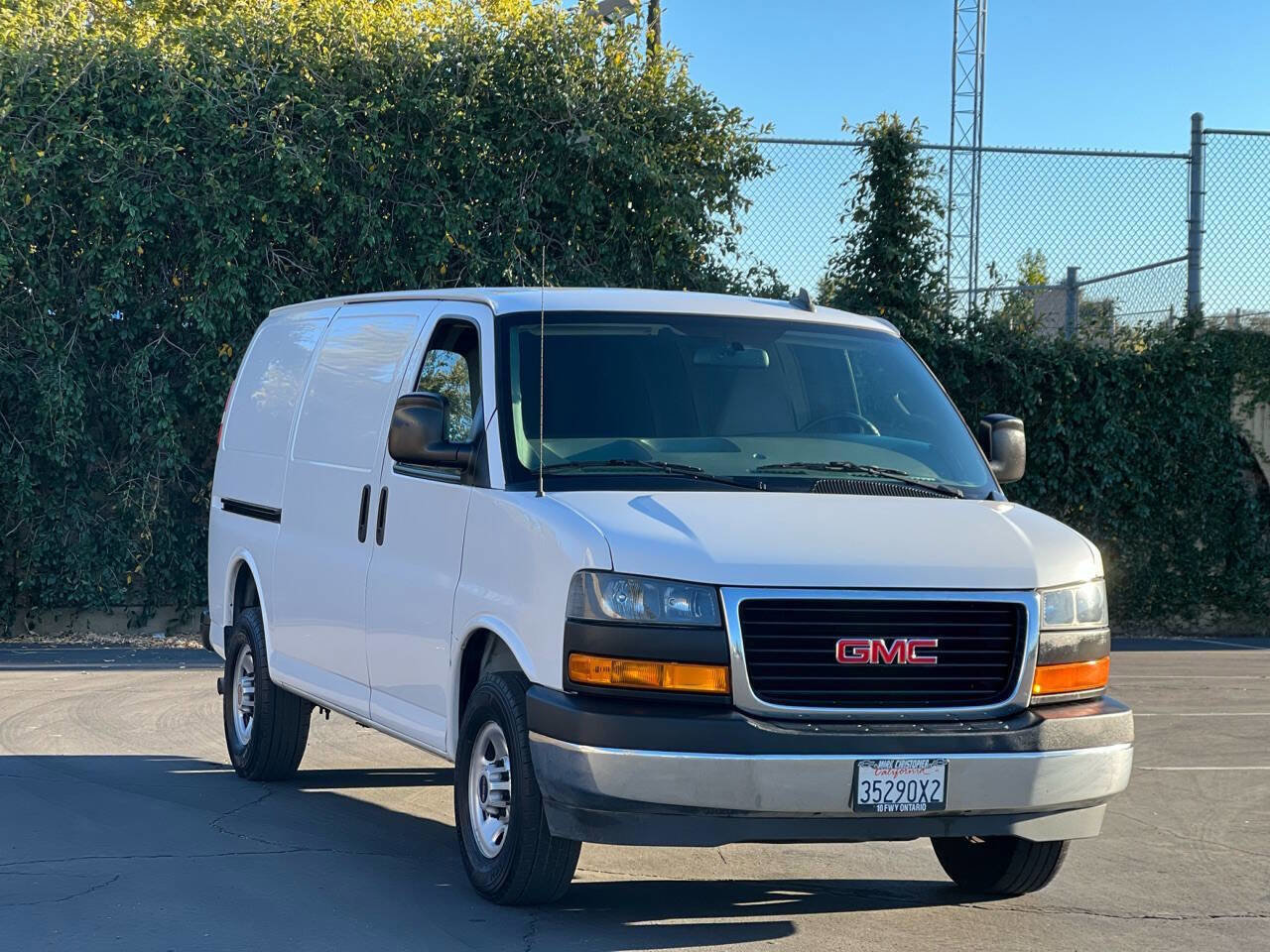 Used 2020 GMC Savana 2500 w/ Driver Convenience Package RWD image 2