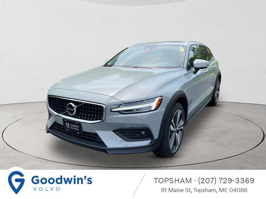 Certified 2025 Volvo V60 B5 Cross Country Plus AWD/4WD image 1