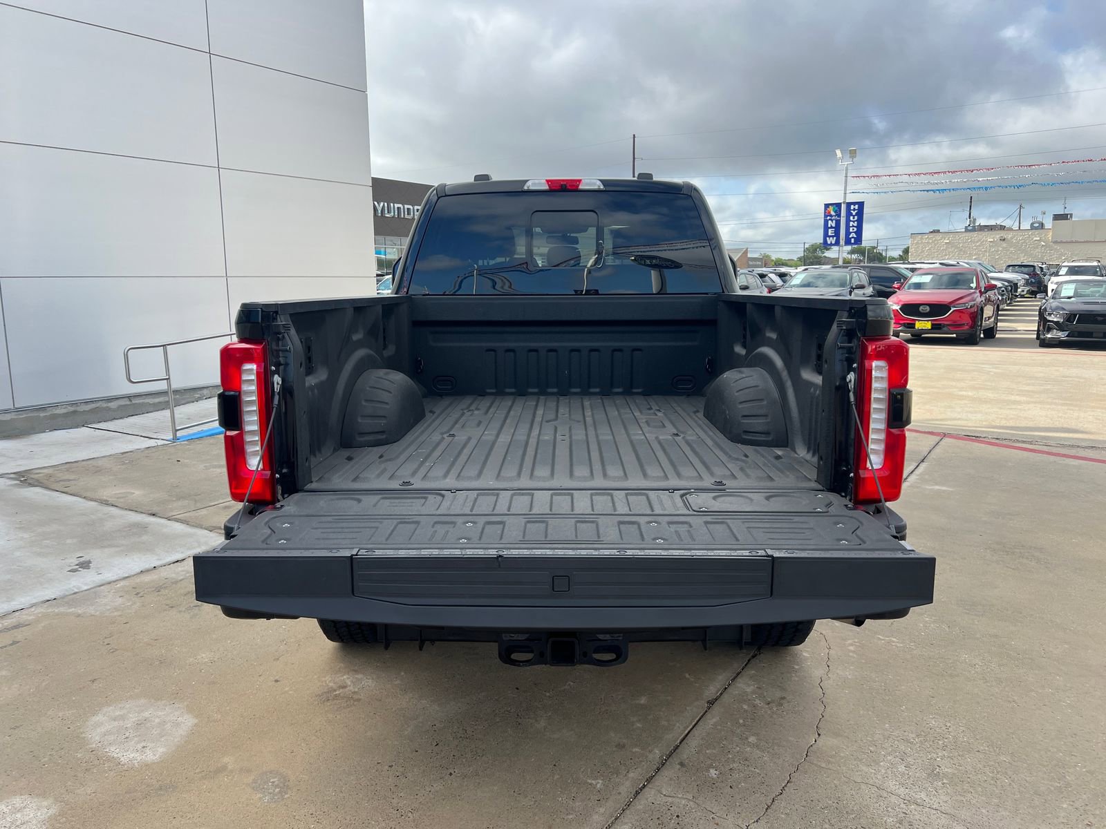 Used 2024 Ford F250 XLT w/ Black Appearance Package AWD/4WD image 13
