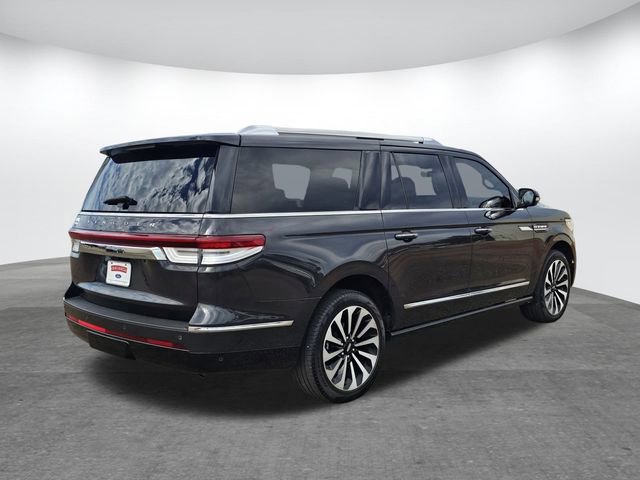 Certified 2023 Lincoln Navigator L Reserve image 4