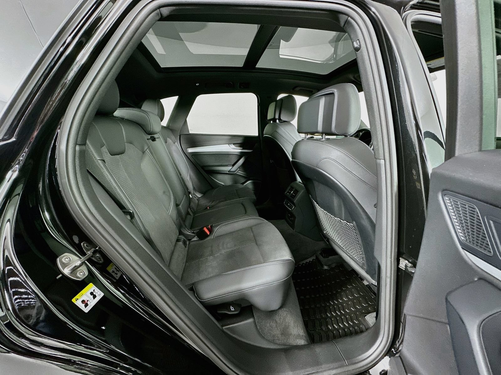 Used 2023 Audi Q5 e Premium Plus w/ Premium Plus Package AWD/4WD image 29