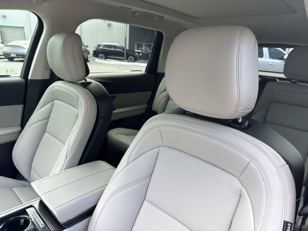 New 2026 Lincoln Nautilus Premier w/ Equipment Group 102A AWD/4WD image 21