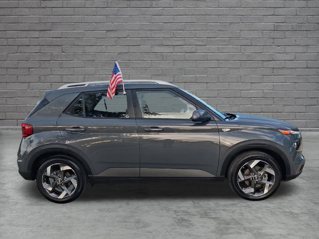 Used 2026 Hyundai Venue SEL FWD image 11