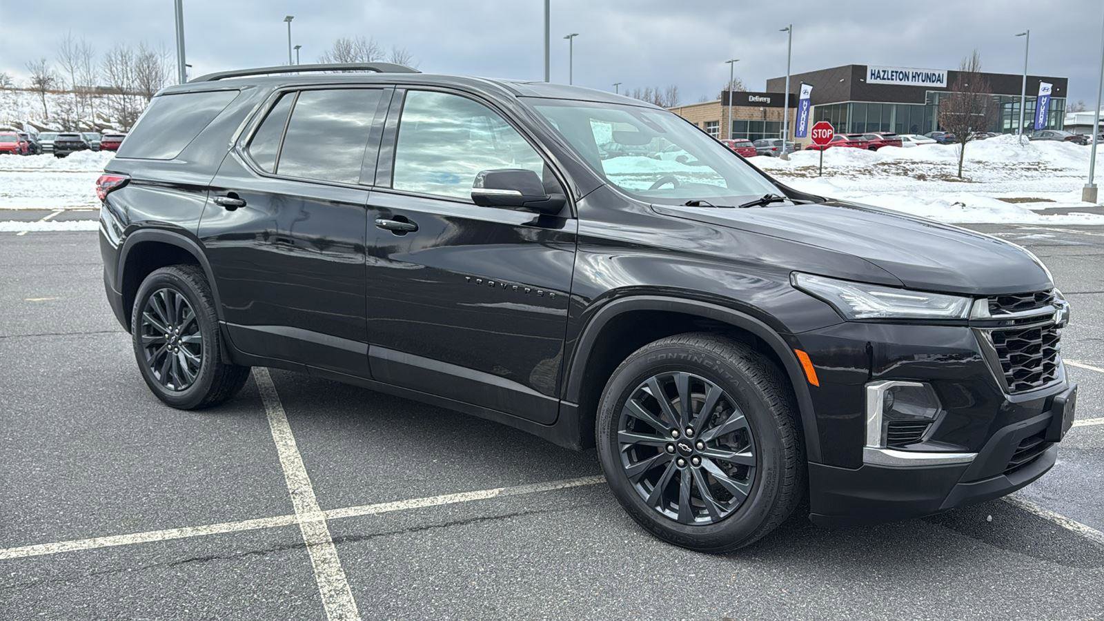 Used 2023 Chevrolet Traverse RS w/ LPO, Cargo Package image 2
