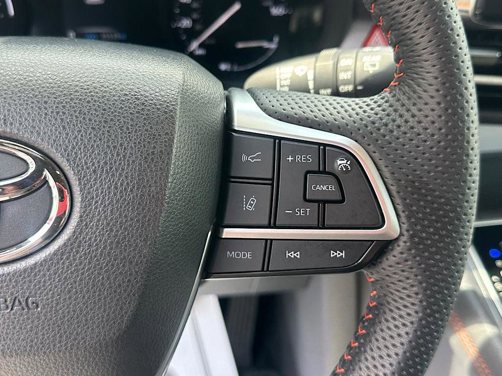 Certified 2022 Toyota Sienna XSE AWD/4WD image 25