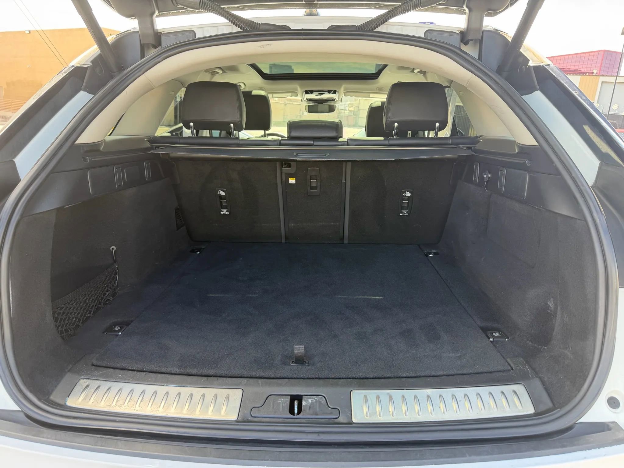 Used 2024 Land Rover Range Rover Velar S image 33