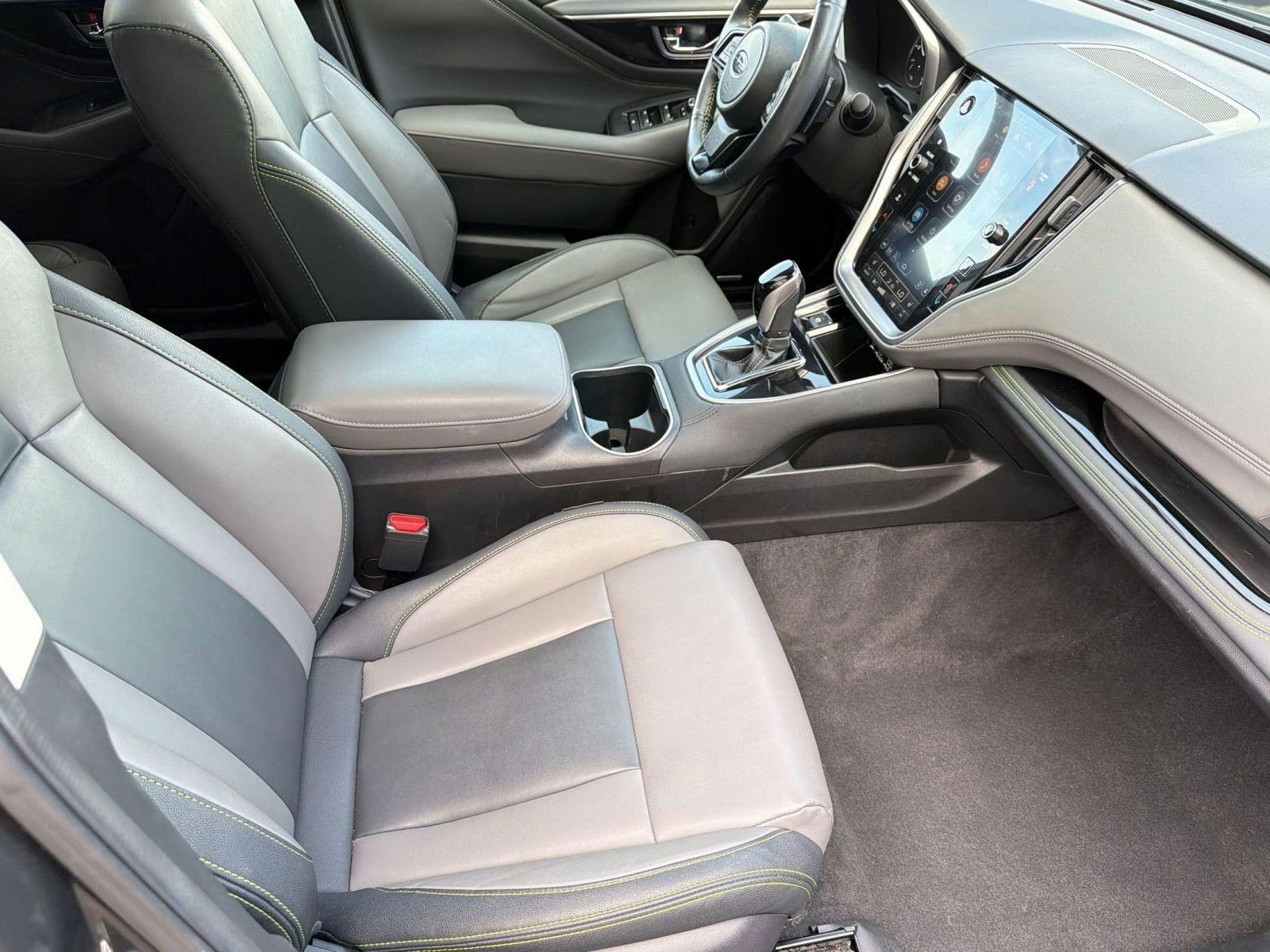 Used 2025 Subaru Outback Onyx Edition AWD/4WD image 29