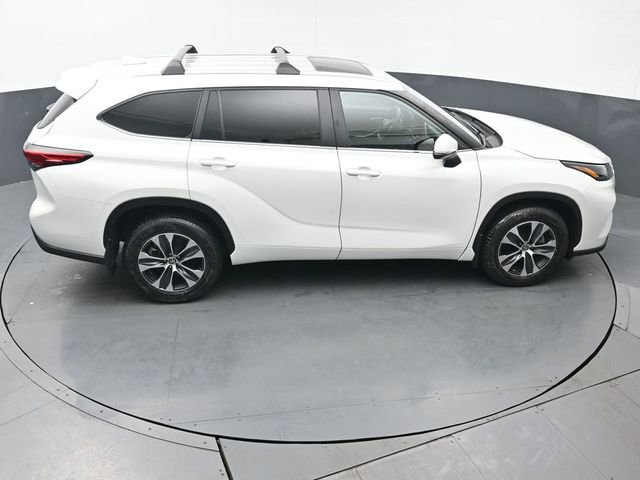 Certified 2023 Toyota Highlander XLE image 52