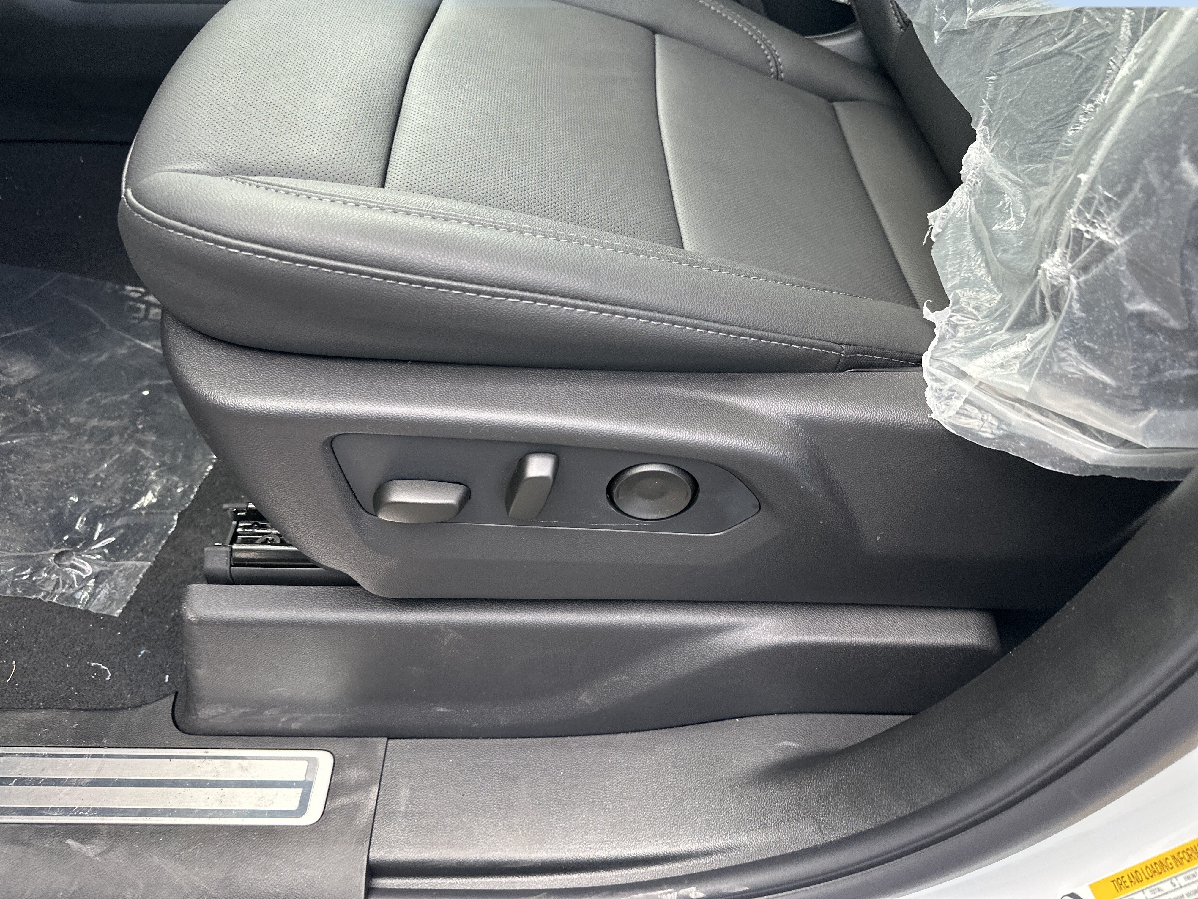 New 2026 Chevrolet Silverado 1500 LTZ w/ LTZ Premium Package AWD/4WD image 12