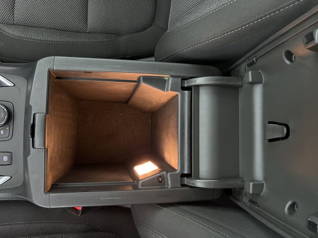 Used 2023 Chevrolet Traverse LT w/ Rear Camera Mirror Package AWD/4WD image 13