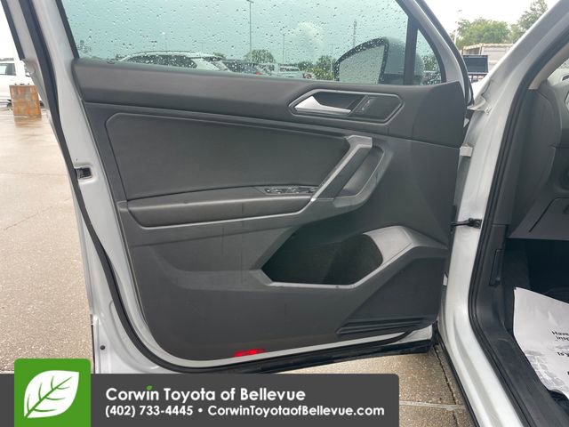 Used 2018 Volkswagen Tiguan SE FWD image 18