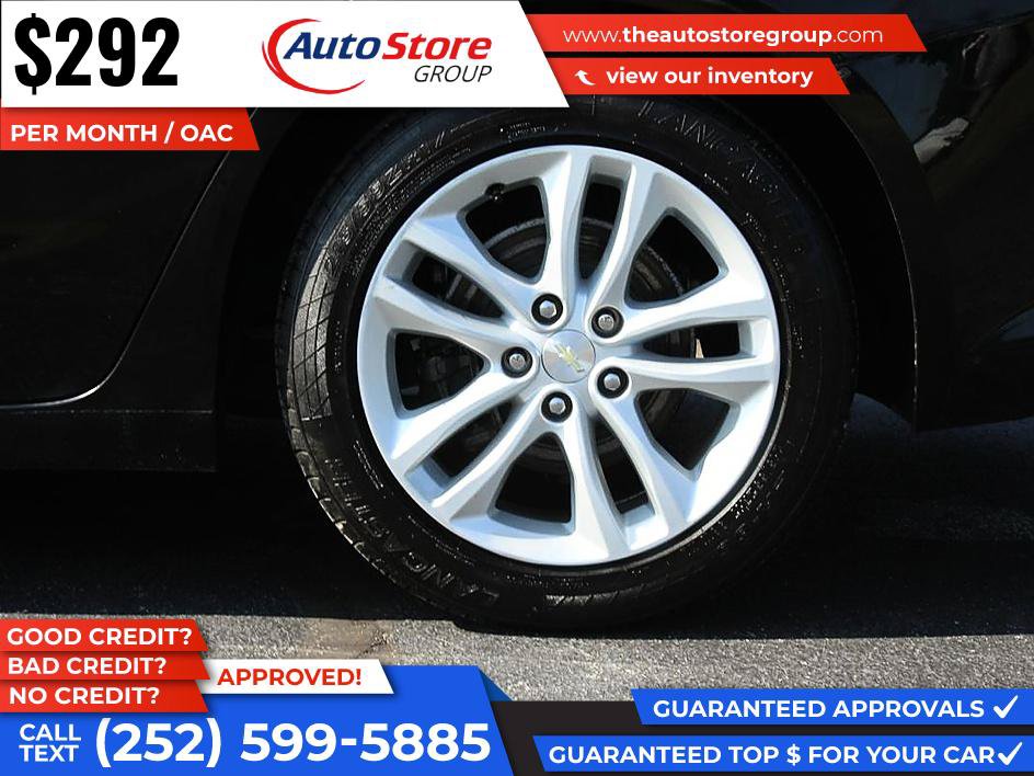 Used 2017 Chevrolet Malibu LT w/ Leather Package FWD image 9