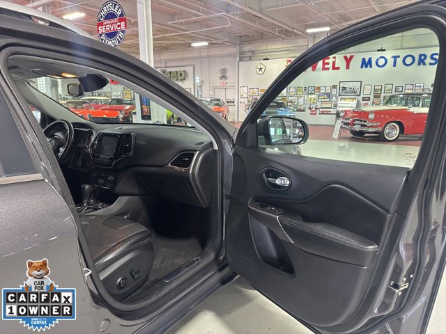 Used 2019 Jeep Cherokee Limited w/ Technology Group AWD/4WD image 32