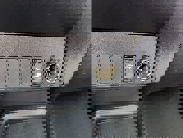 Used 2013 Toyota RAV4 LE image 25