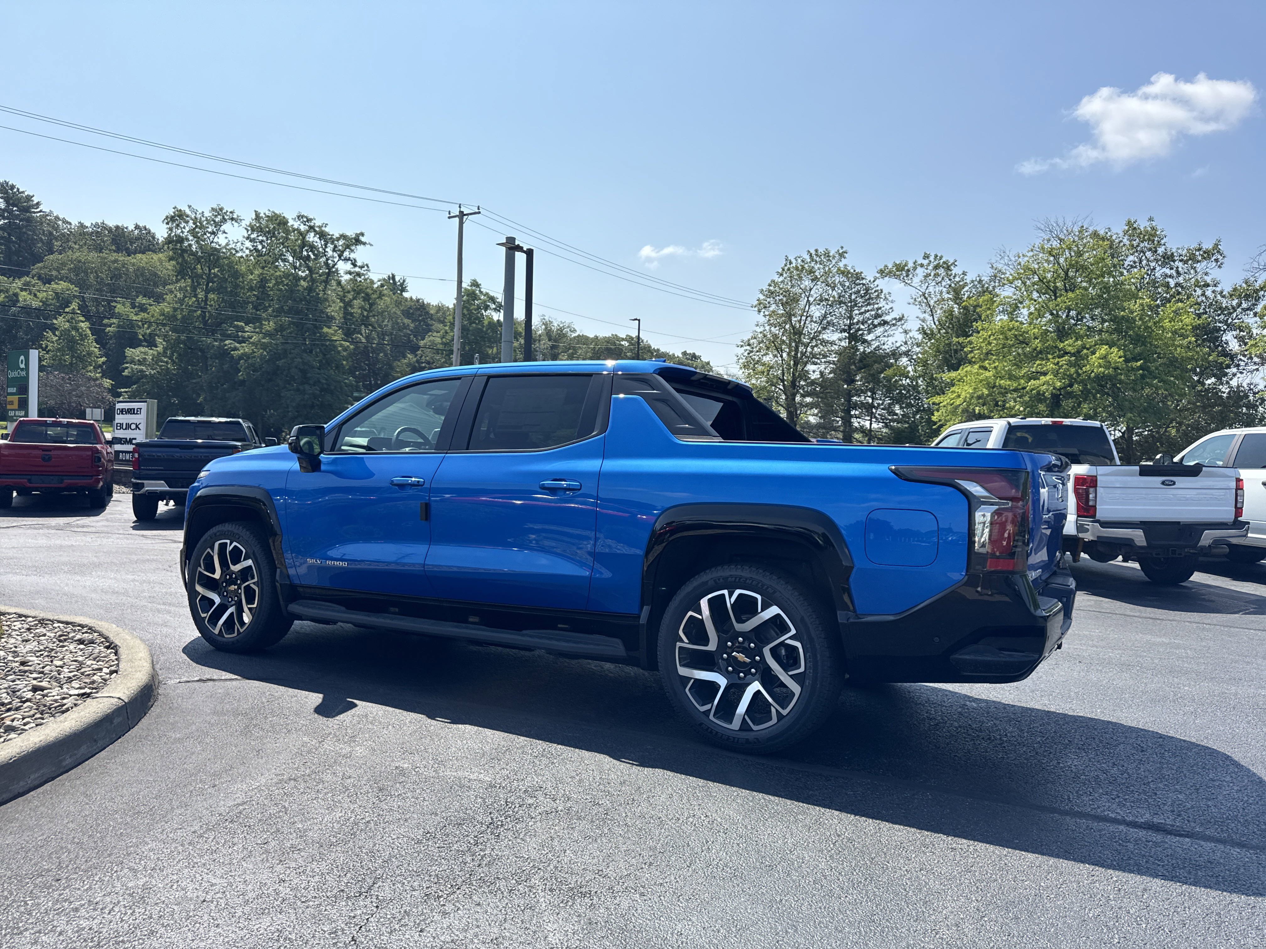 New 2025 Chevrolet Silverado EV RST image 8