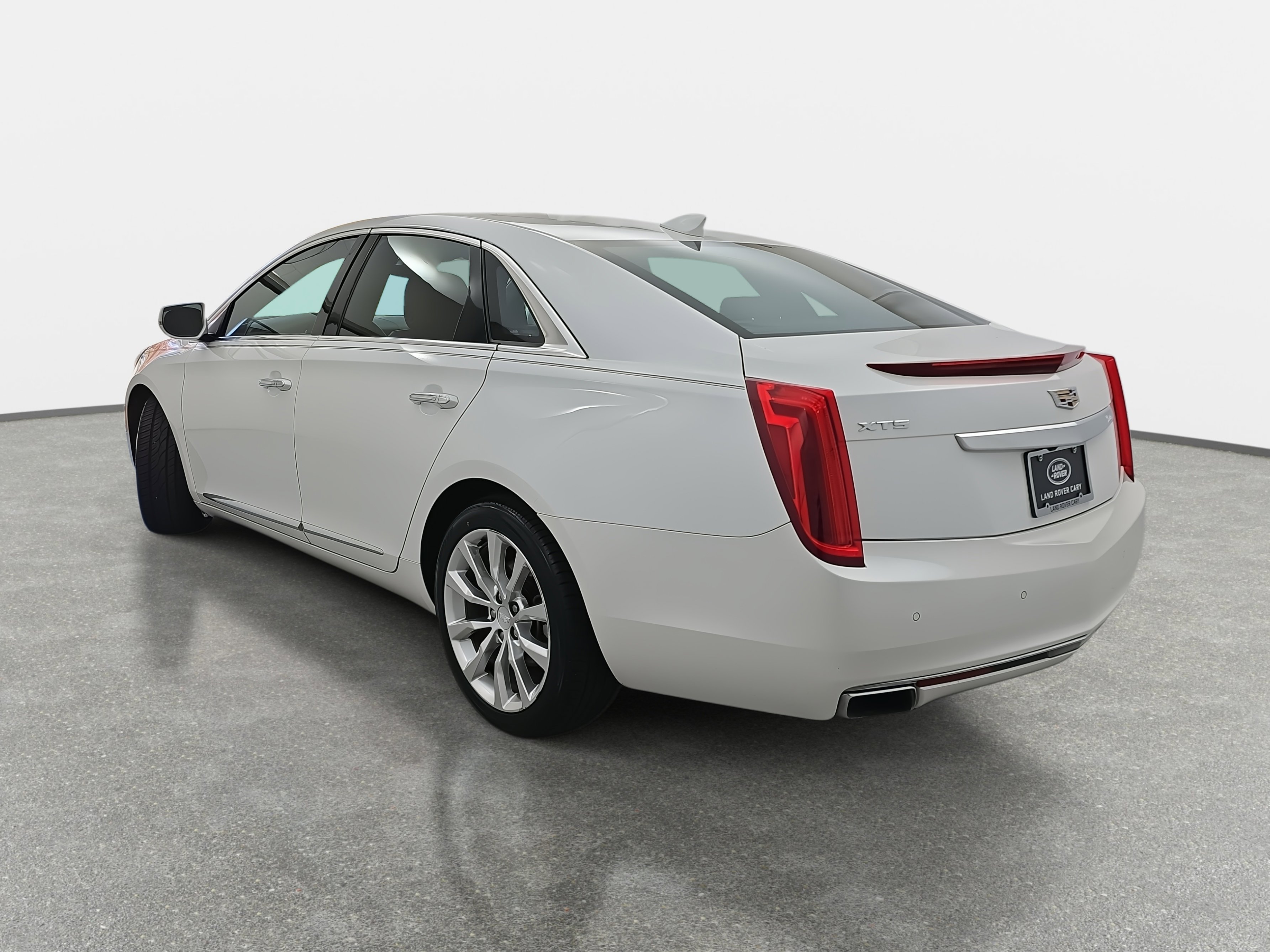 Used 2016 Cadillac XTS Luxury w/ Driver Awareness Package image 7