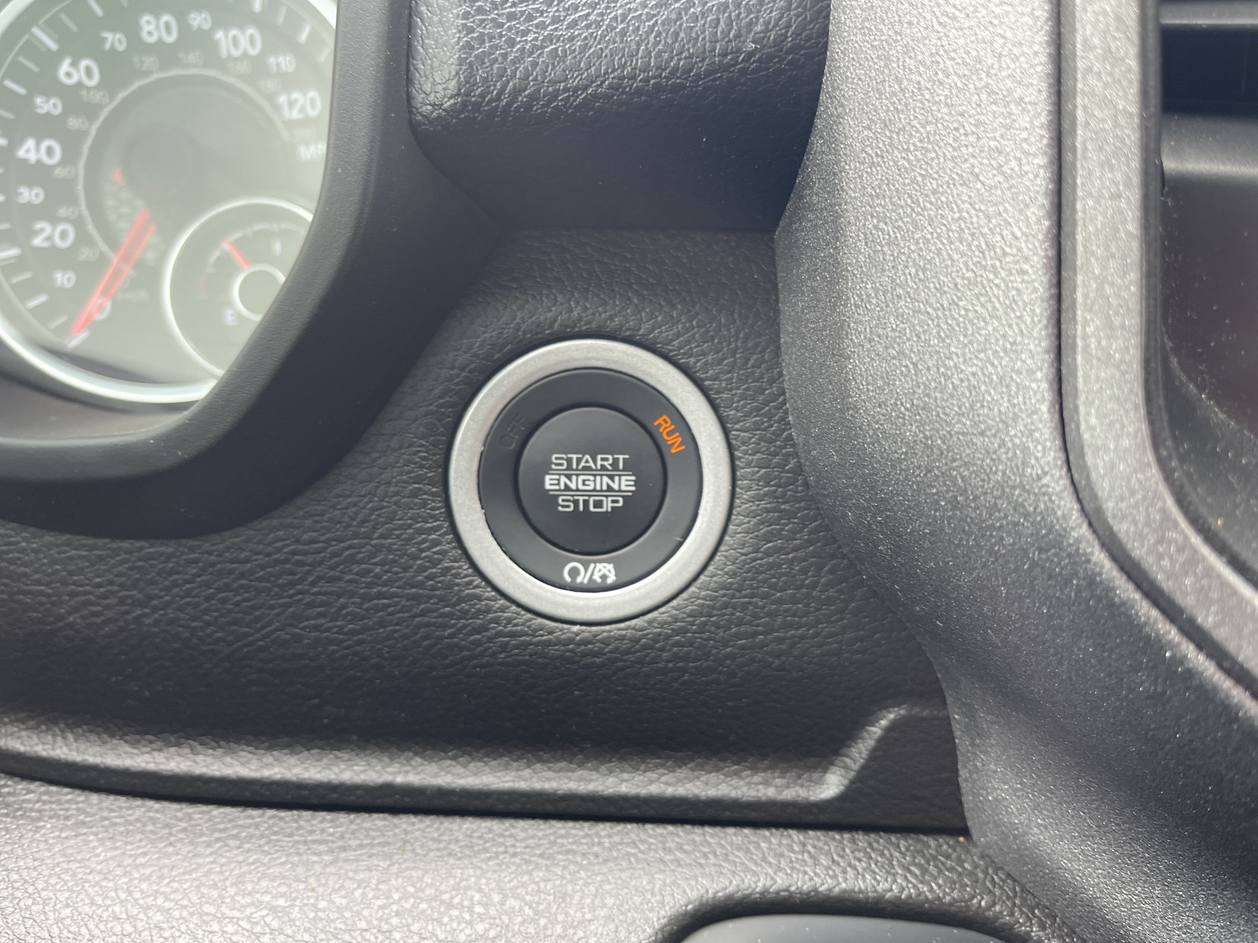 Used 2025 RAM 1500 Warlock AWD/4WD image 32